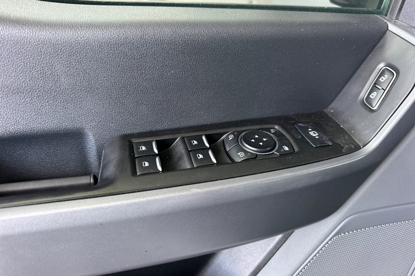 Used 2024 Ford F250 XLT w/ FX4 Off-Road Package AWD/4WD image 11