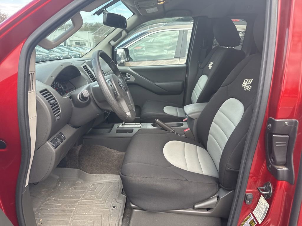 Used 2012 Nissan Frontier SV w/ SV Premium Utility Pkg image 5