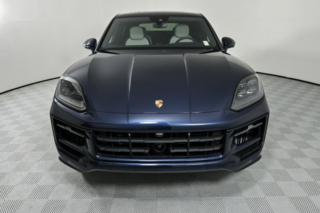 Certified 2025 Porsche Cayenne Coupe image 36