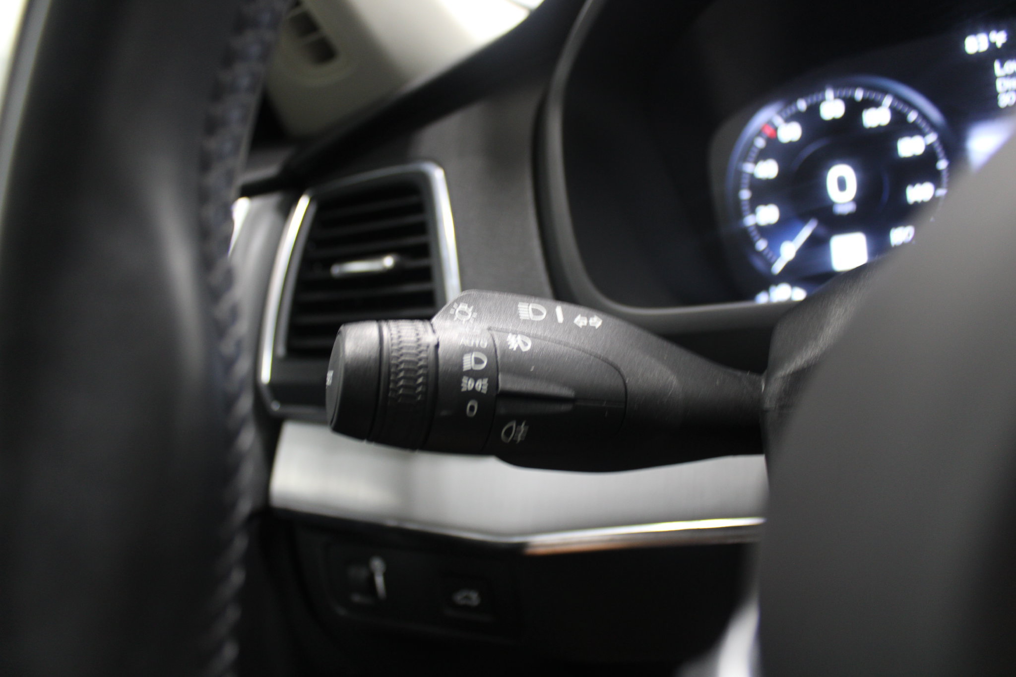 Used 2021 Volvo XC90 T5 Momentum w/ Climate Package AWD/4WD image 36