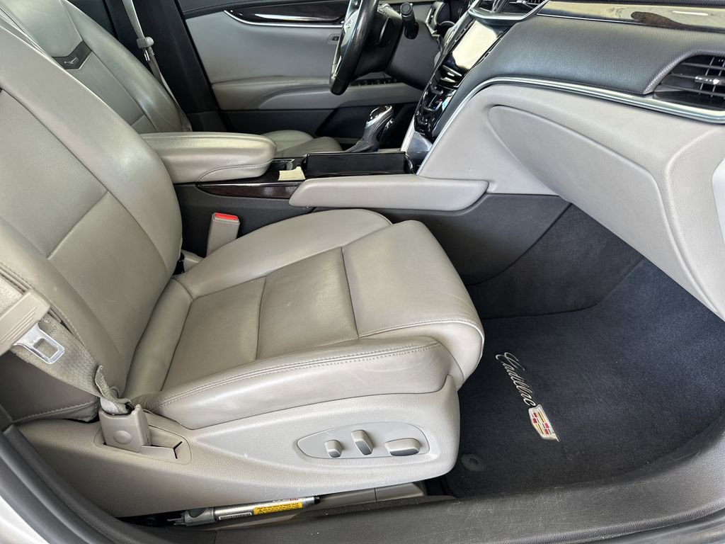 Used 2017 Cadillac XTS Luxury image 32