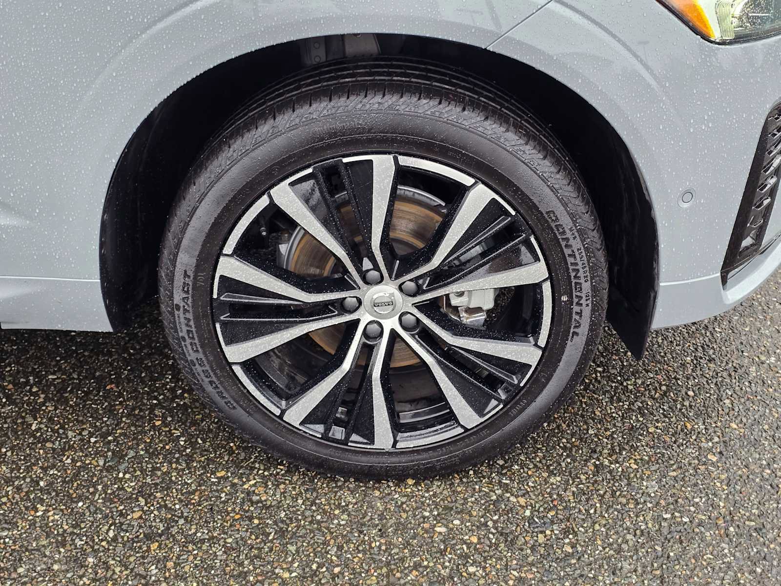 Certified 2025 Volvo XC60 B5 Plus image 9