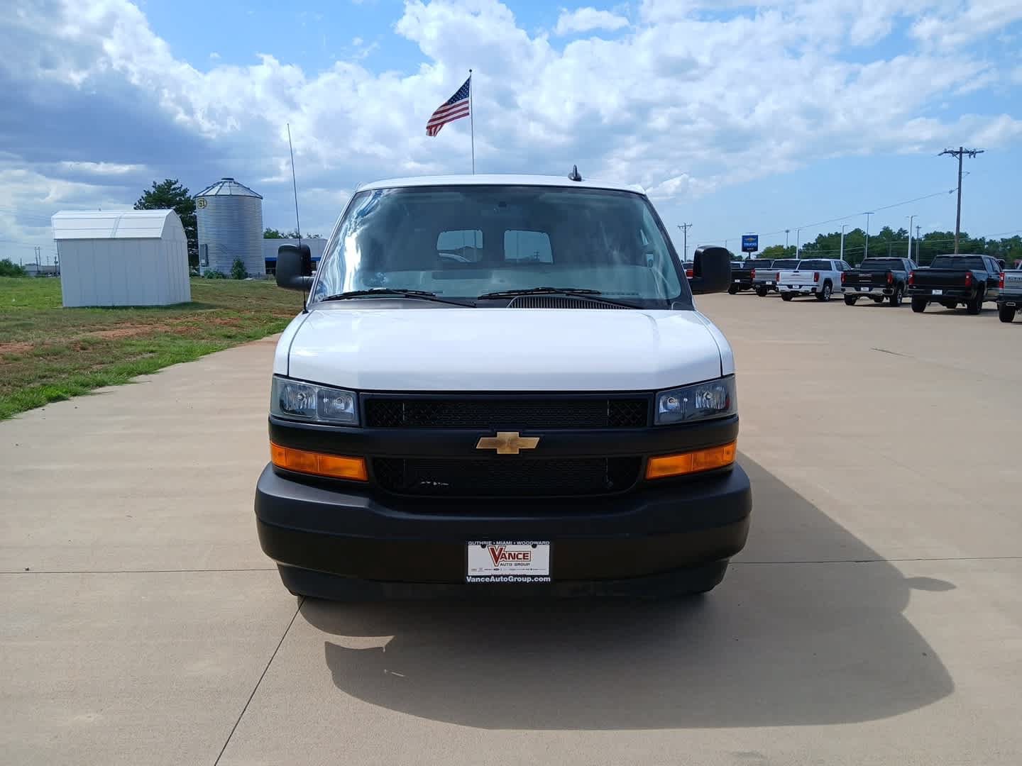 Used 2025 Chevrolet Express 3500 LS RWD image 12