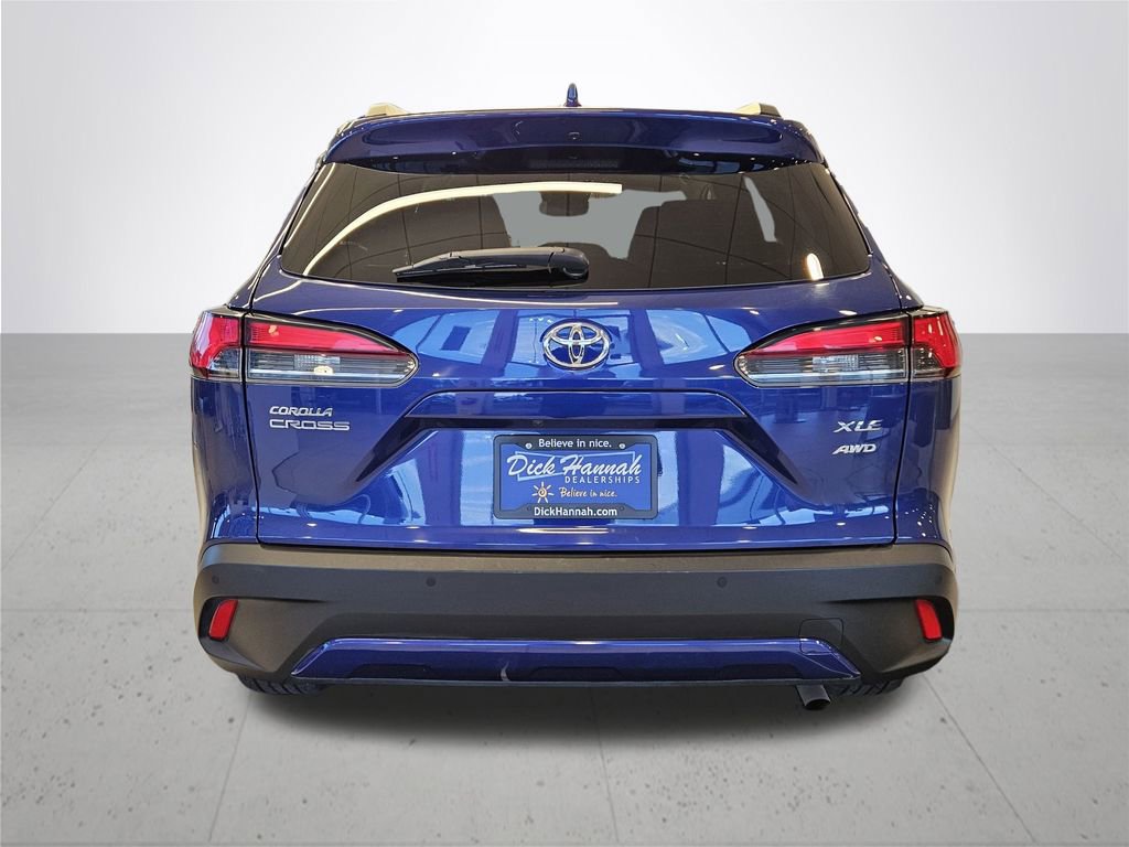 Used 2024 Toyota Corolla Cross XLE image 8