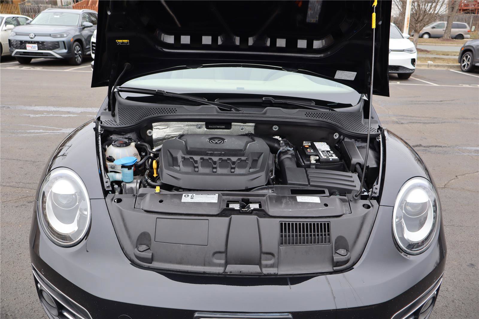 Used 2019 Volkswagen Beetle 2.0T SE w/ SE Premium Package image 10