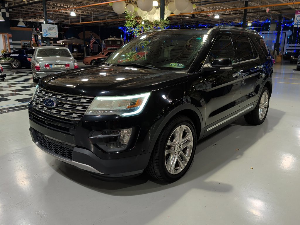 Used 2016 Ford Explorer Limited w/ Equipment Group 301A AWD/4WD image 3