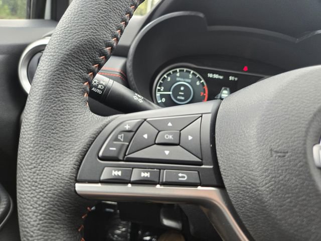 New 2025 Nissan Versa SR w/ Trunk Package image 21