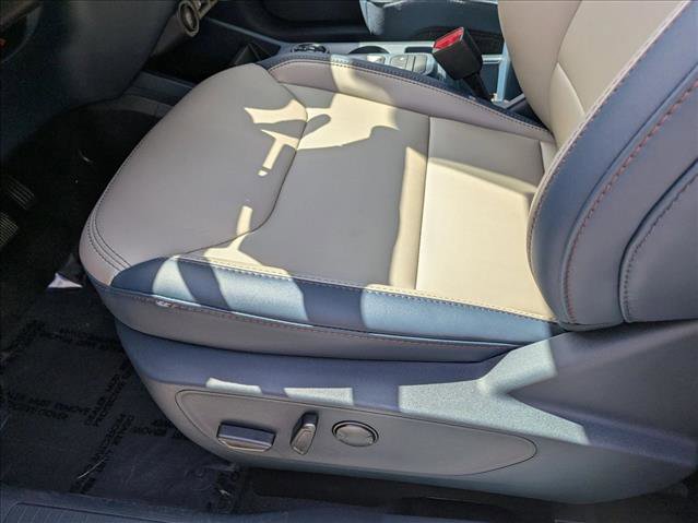 New 2025 Ford Maverick Lariat w/ 4K Tow Package image 4