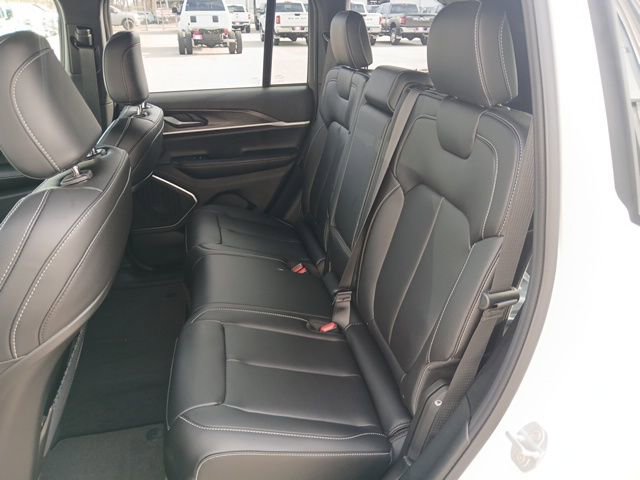 New 2026 Jeep Grand Cherokee Limited w/ Limited Altitude Package image 18