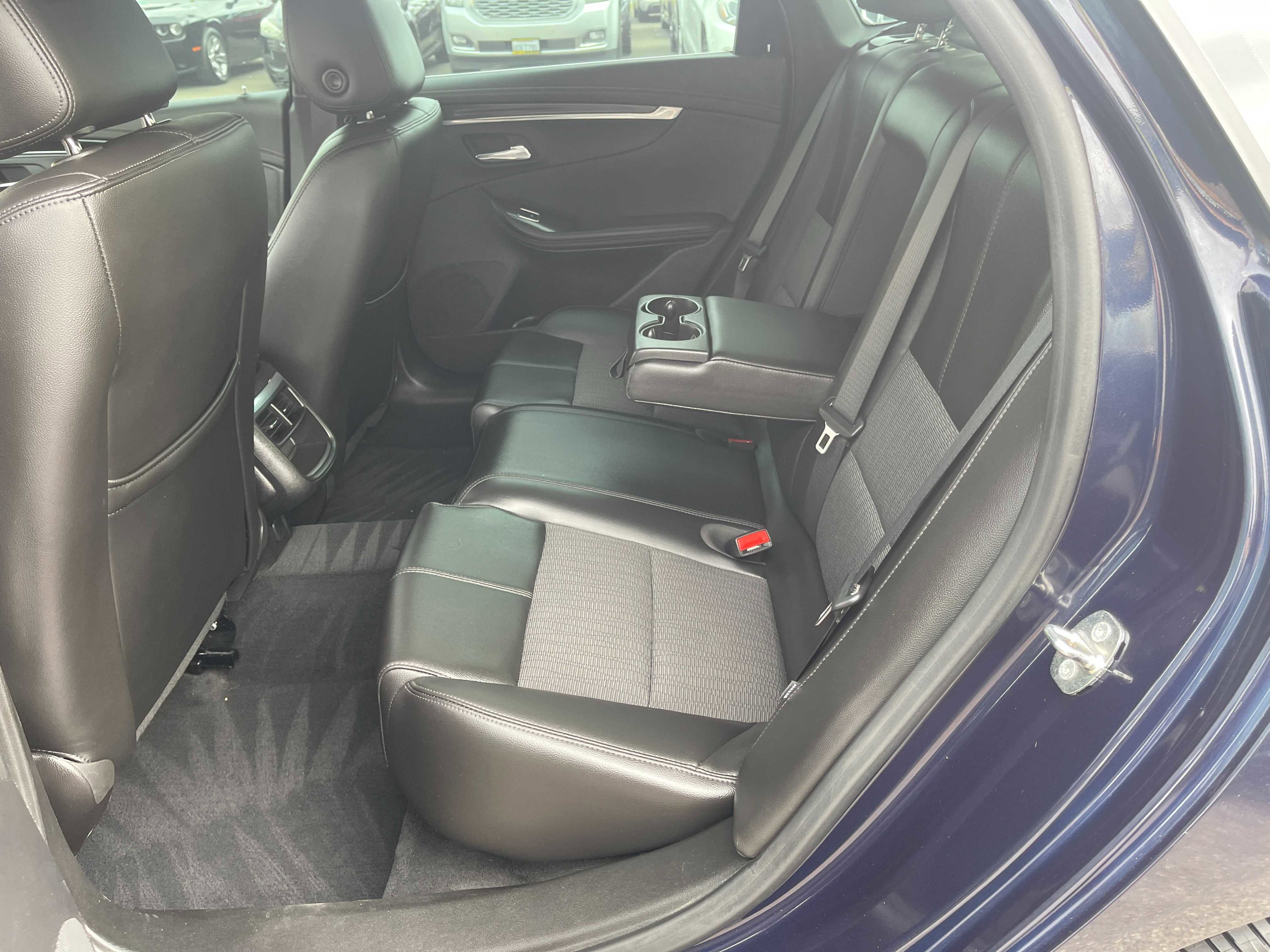 Used 2017 Chevrolet Impala LT image 10