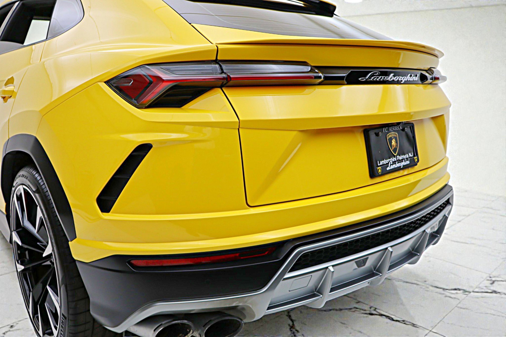 Used 2022 Lamborghini Urus image 18