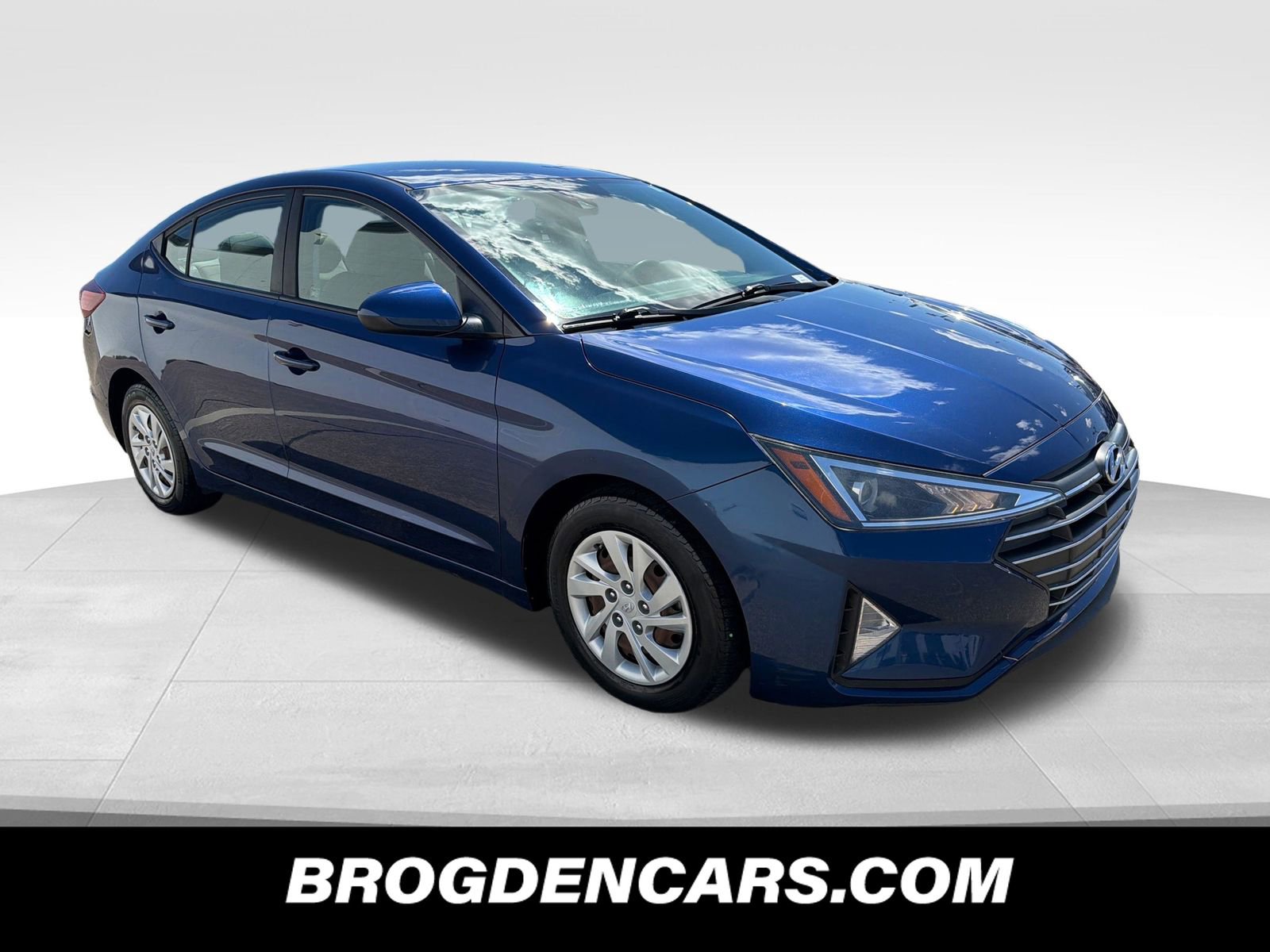 Used 2020 Hyundai Elantra SE image 1