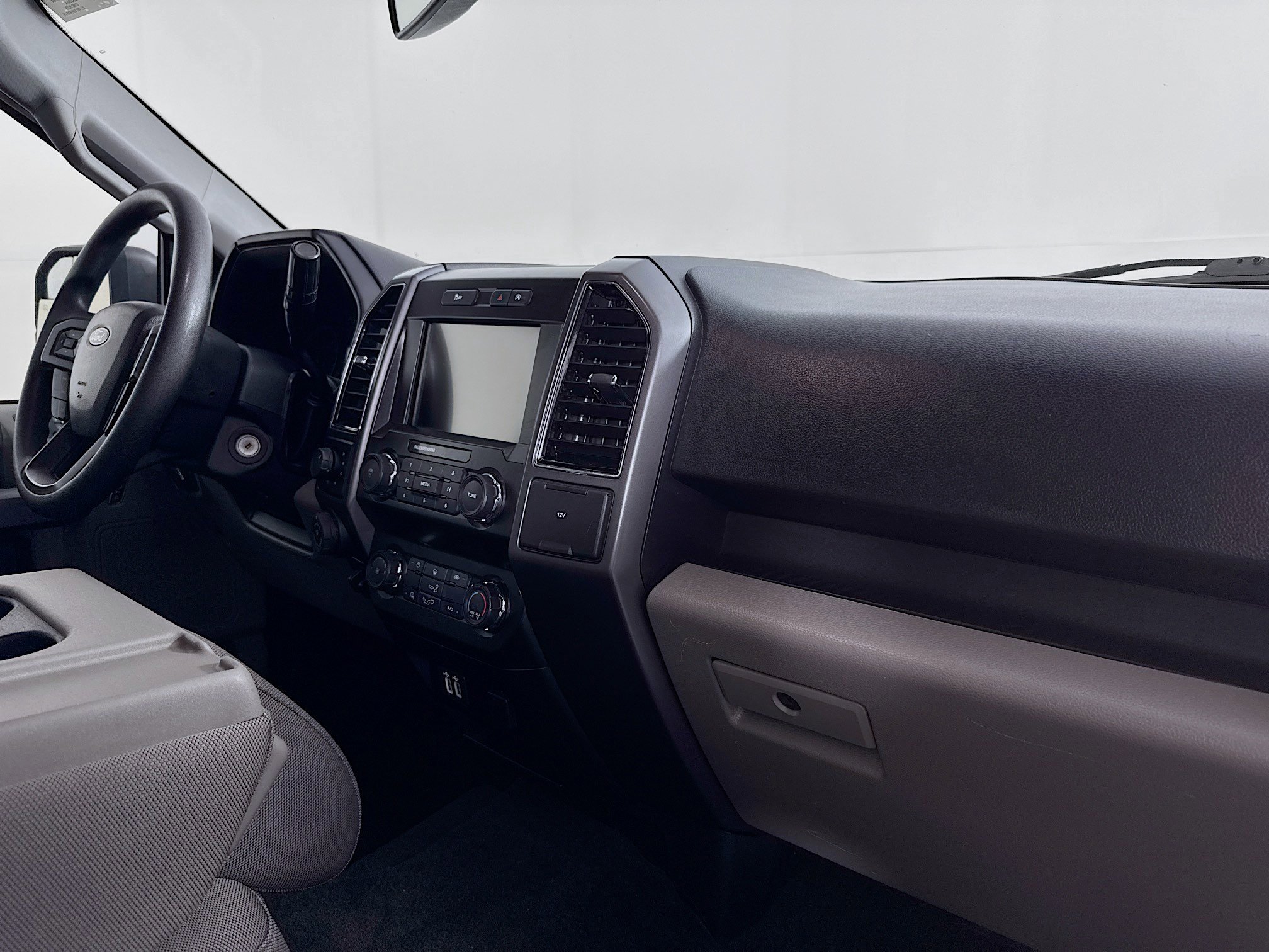 Used 2020 Ford F150 XLT w/ XTR Package image 27