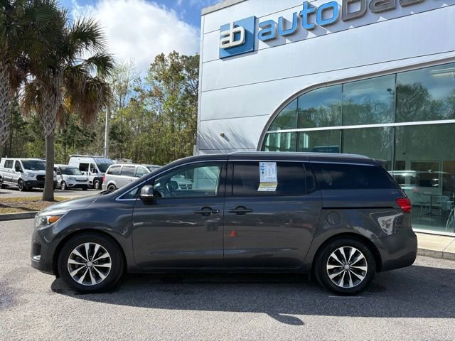 Used 2017 Kia Sedona SX image 2