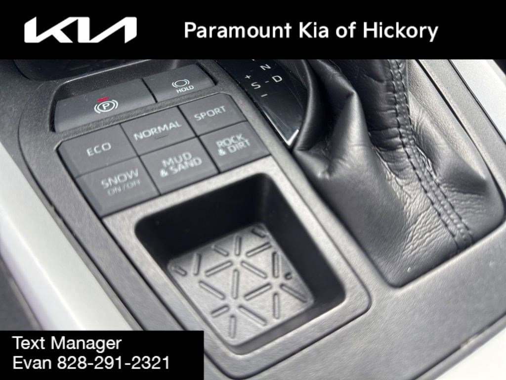 Used 2020 Toyota RAV4 LE image 25