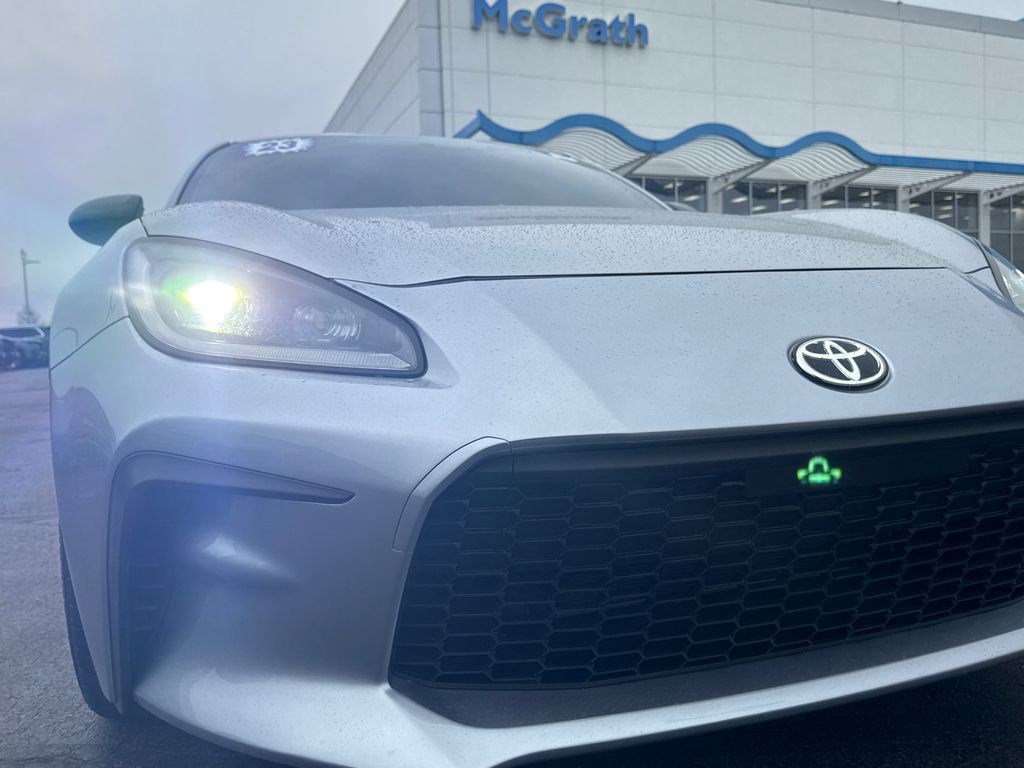 Used 2023 Toyota GR86 Premium w/ ALL Weather Mat Package (TMS) image 13