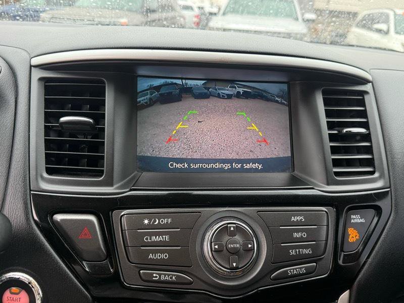 Used 2019 Nissan Pathfinder S image 15