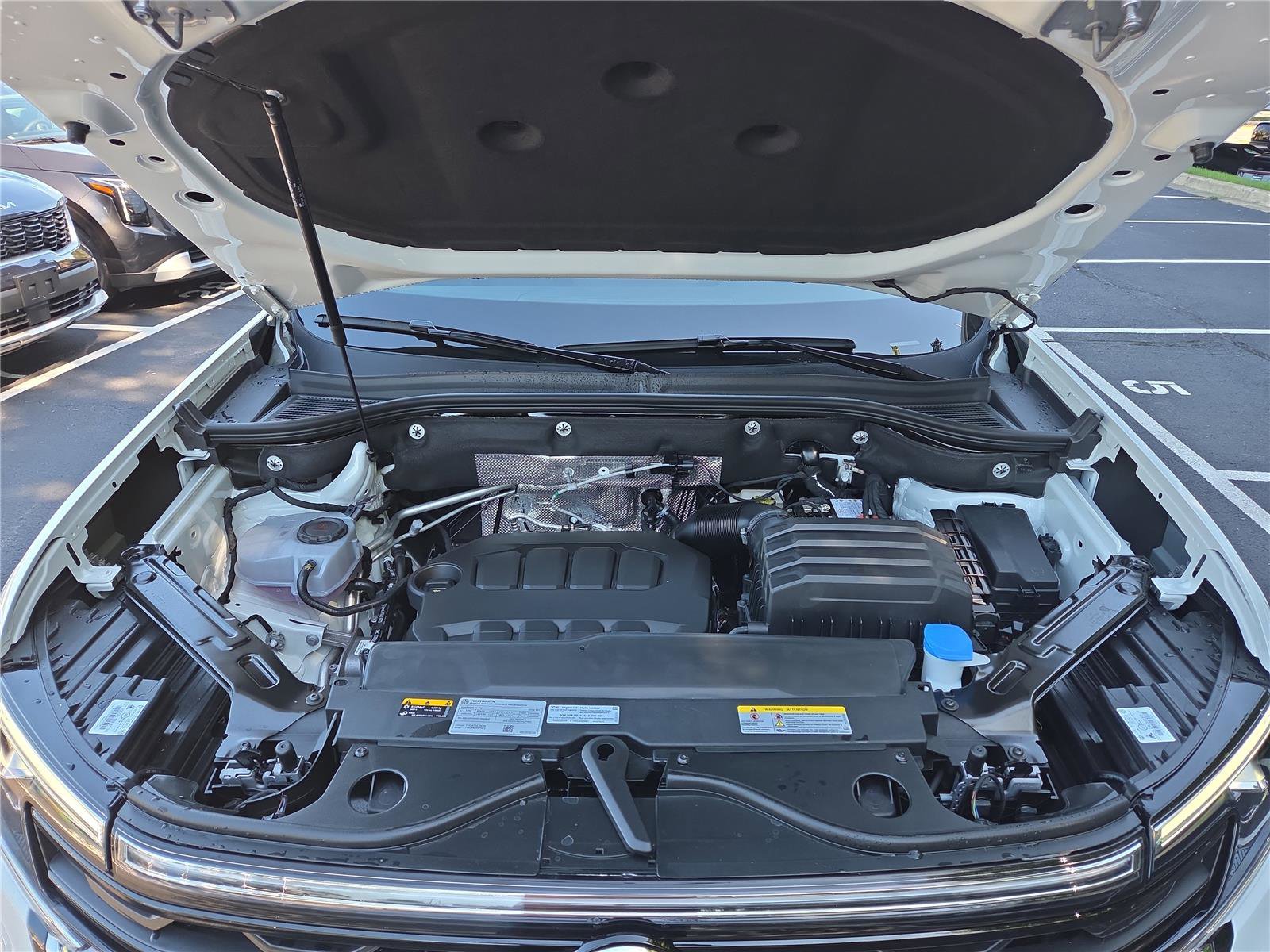 New 2026 Volkswagen Atlas Cross Sport SE image 9