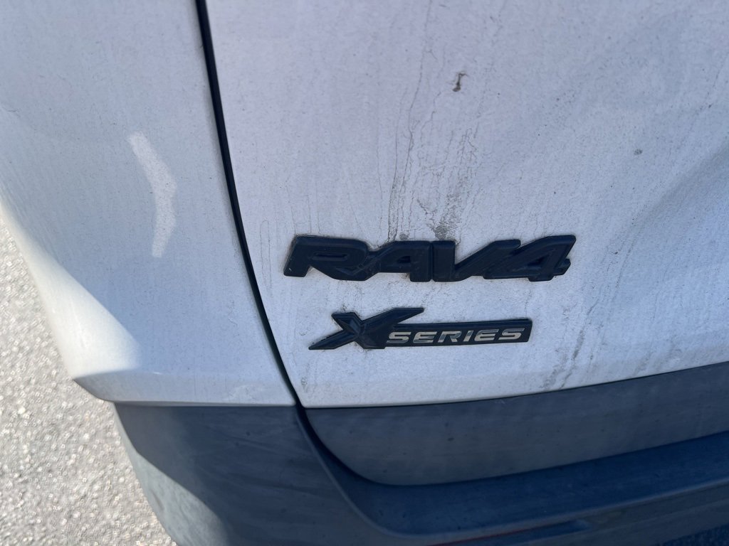 Used 2019 Toyota RAV4 LE image 11