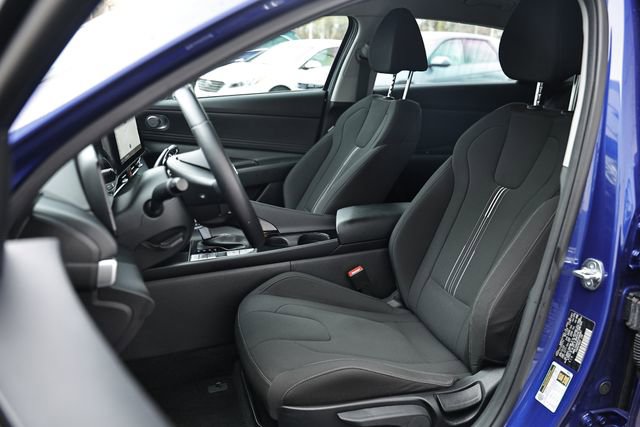 Used 2023 Hyundai Elantra SEL w/ Convenience Package image 18