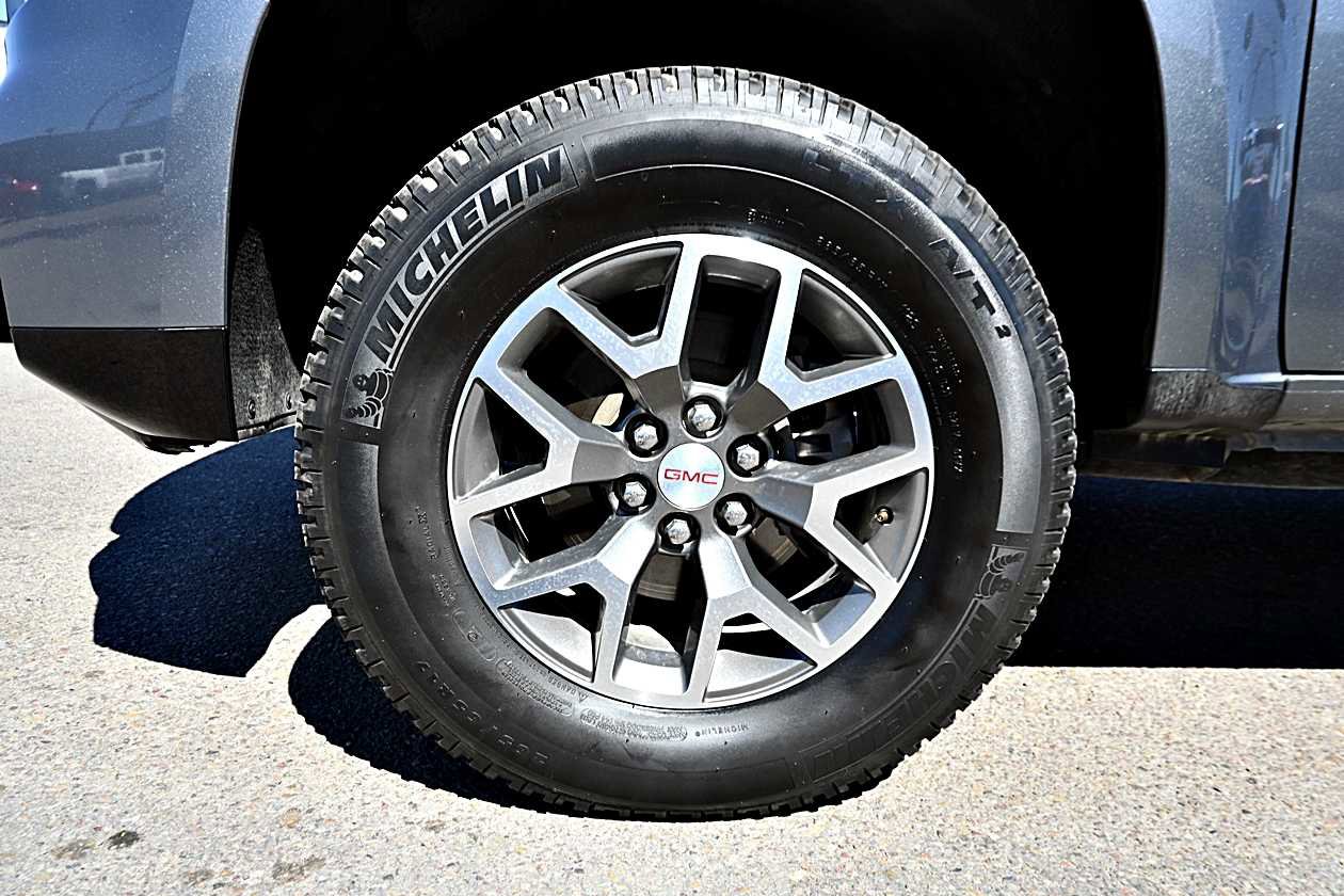 Used 2021 GMC Canyon AT4 image 8