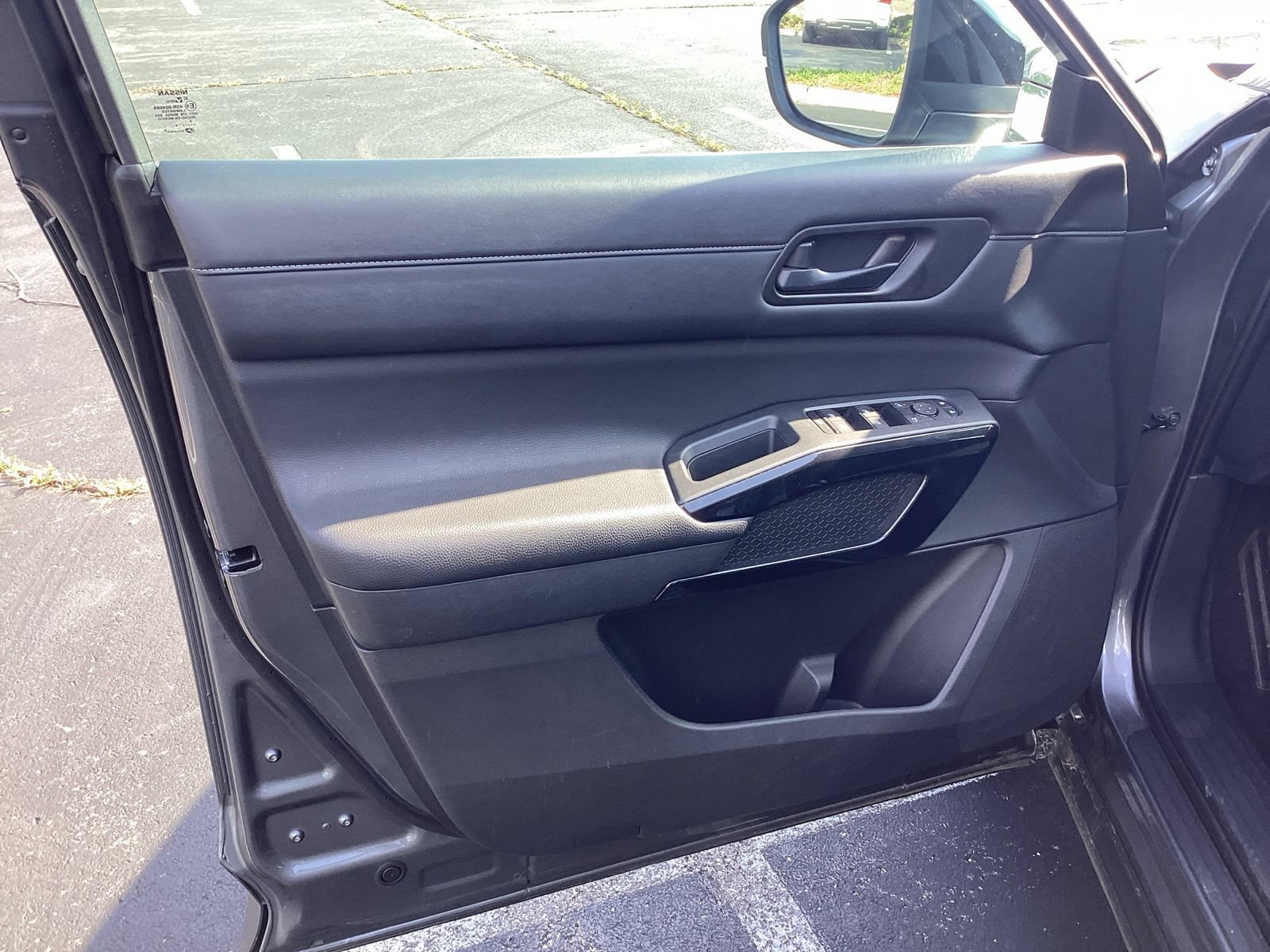 Used 2024 Nissan Pathfinder S AWD/4WD image 17