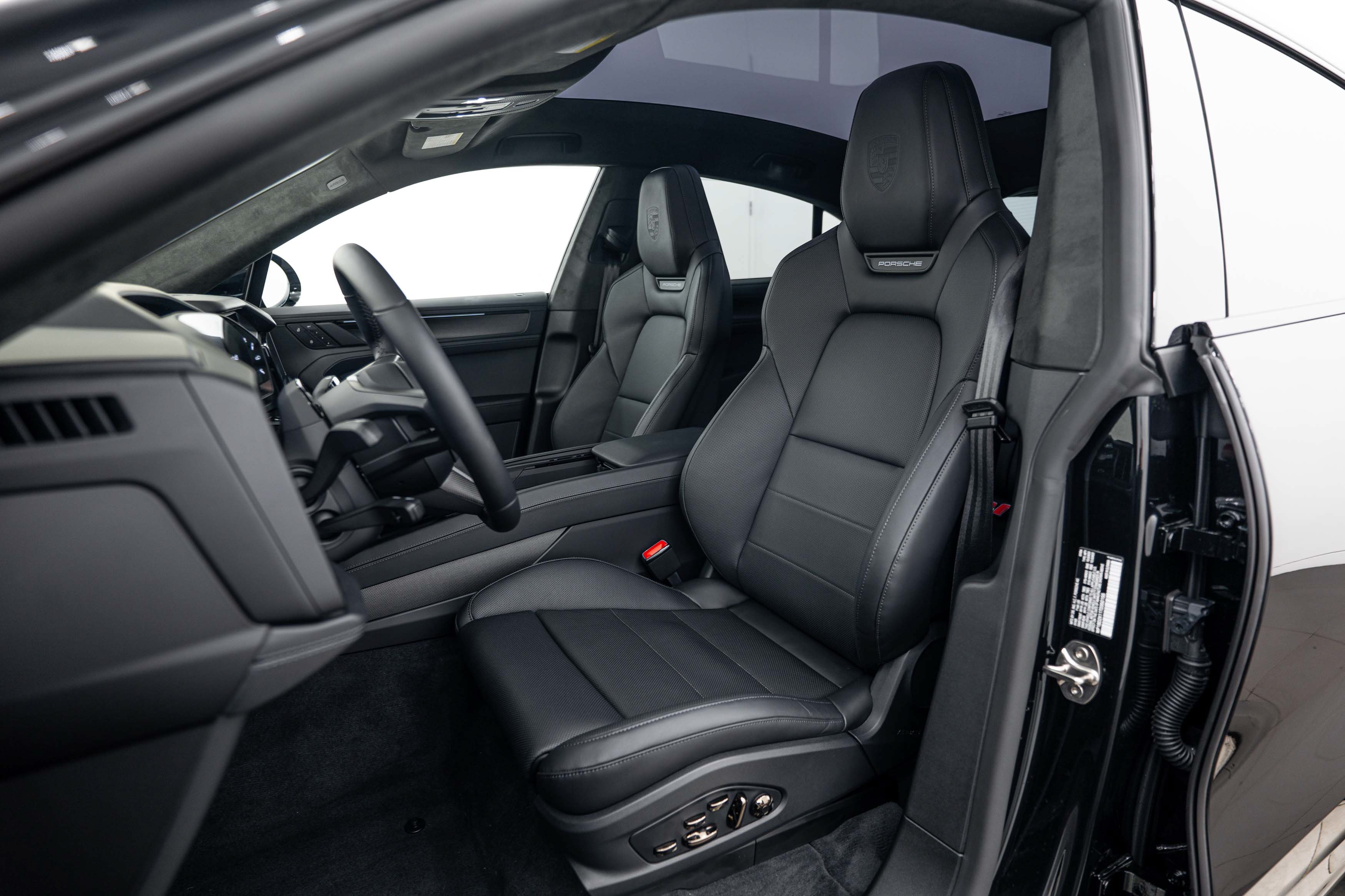 New 2026 Porsche Cayenne Turbo AWD/4WD image 5