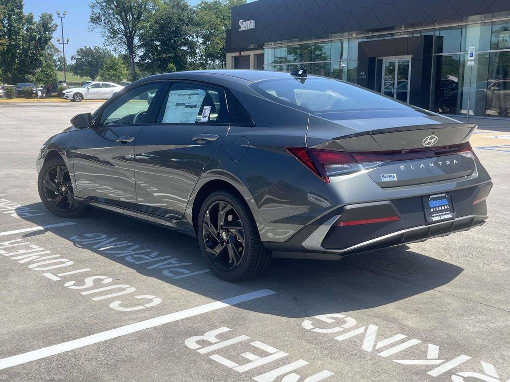 New 2026 Hyundai Elantra SEL Sport FWD image 30