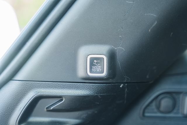 Used 2023 Jeep Grand Cherokee Altitude AWD/4WD image 15