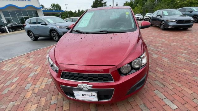 Used 2016 Chevrolet Sonic LT w/ Fun and Sun Package FWD image 4