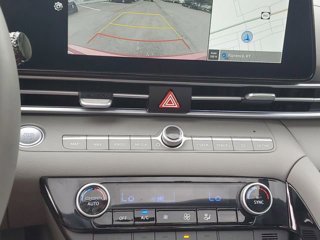 Used 2025 Hyundai Elantra SEL FWD image 28