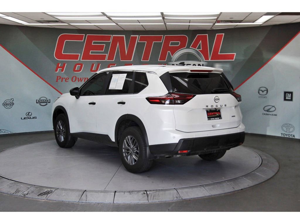 Certified 2024 Nissan Rogue S image 4