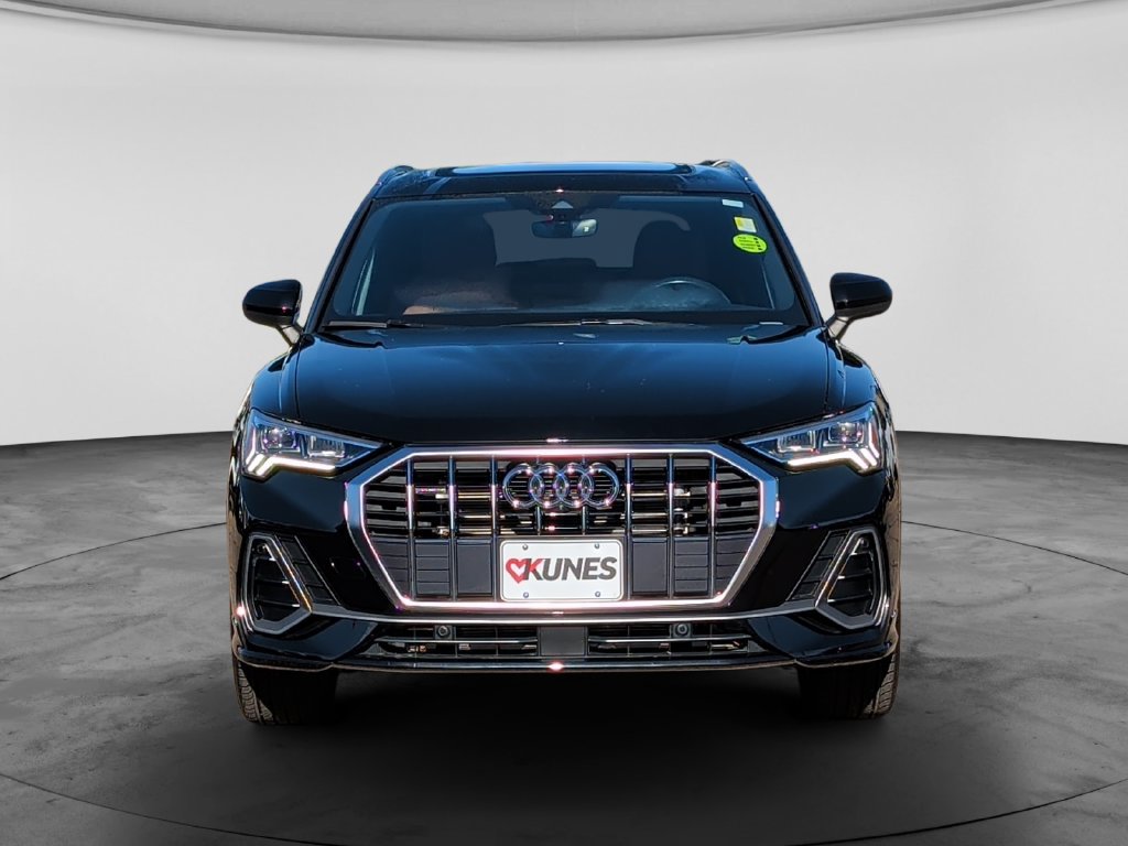 Used 2023 Audi Q3 2.0T Premium Plus w/ Premium Plus Package AWD/4WD image 2