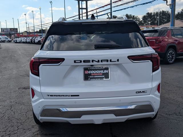 New 2026 GMC Terrain Denali w/ LPO, Black Badging Package AWD/4WD image 6