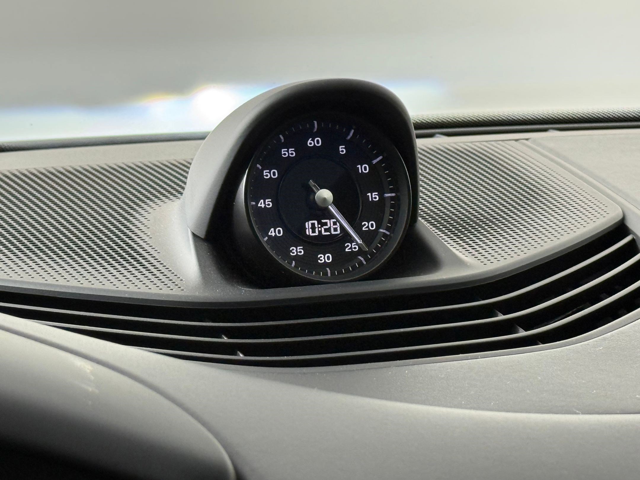 Used 2022 Porsche Taycan image 24