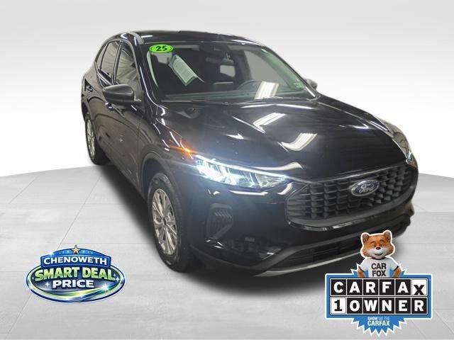 Used 2025 Ford Escape Active AWD/4WD image 1