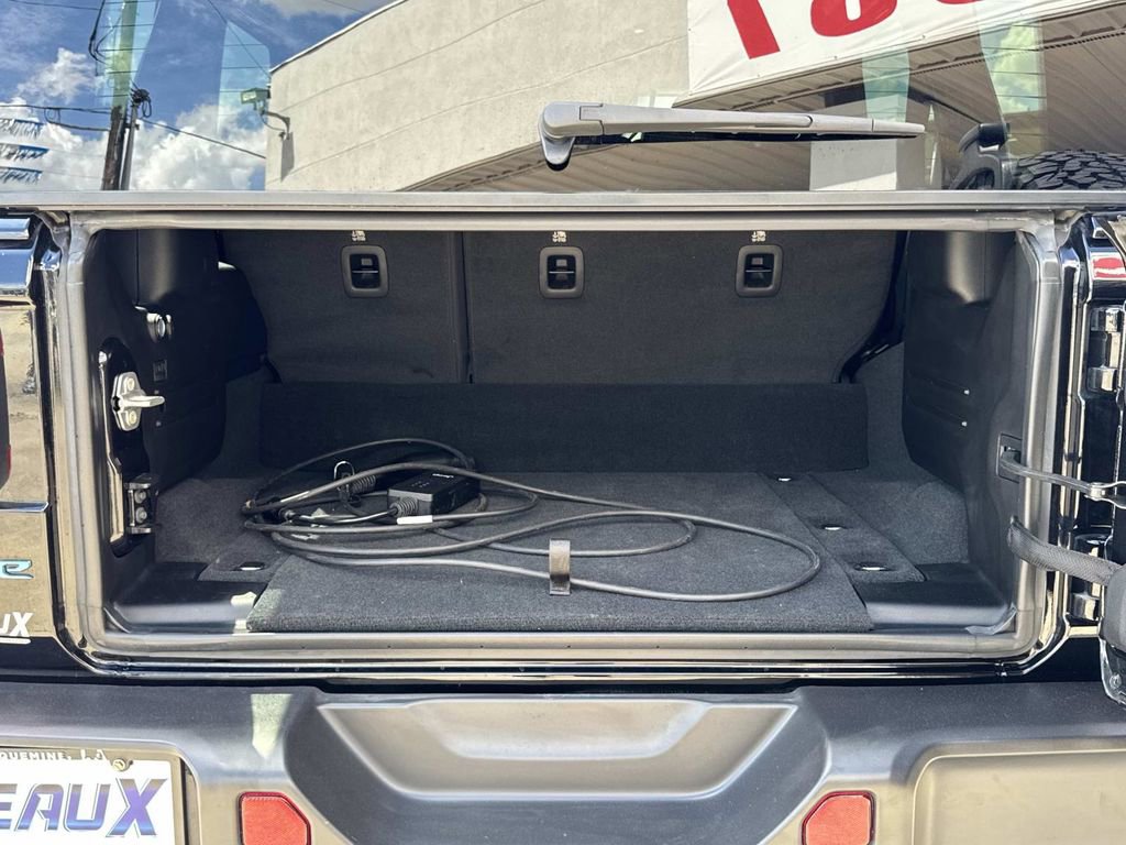 Used 2024 Jeep Wrangler Unlimited image 12