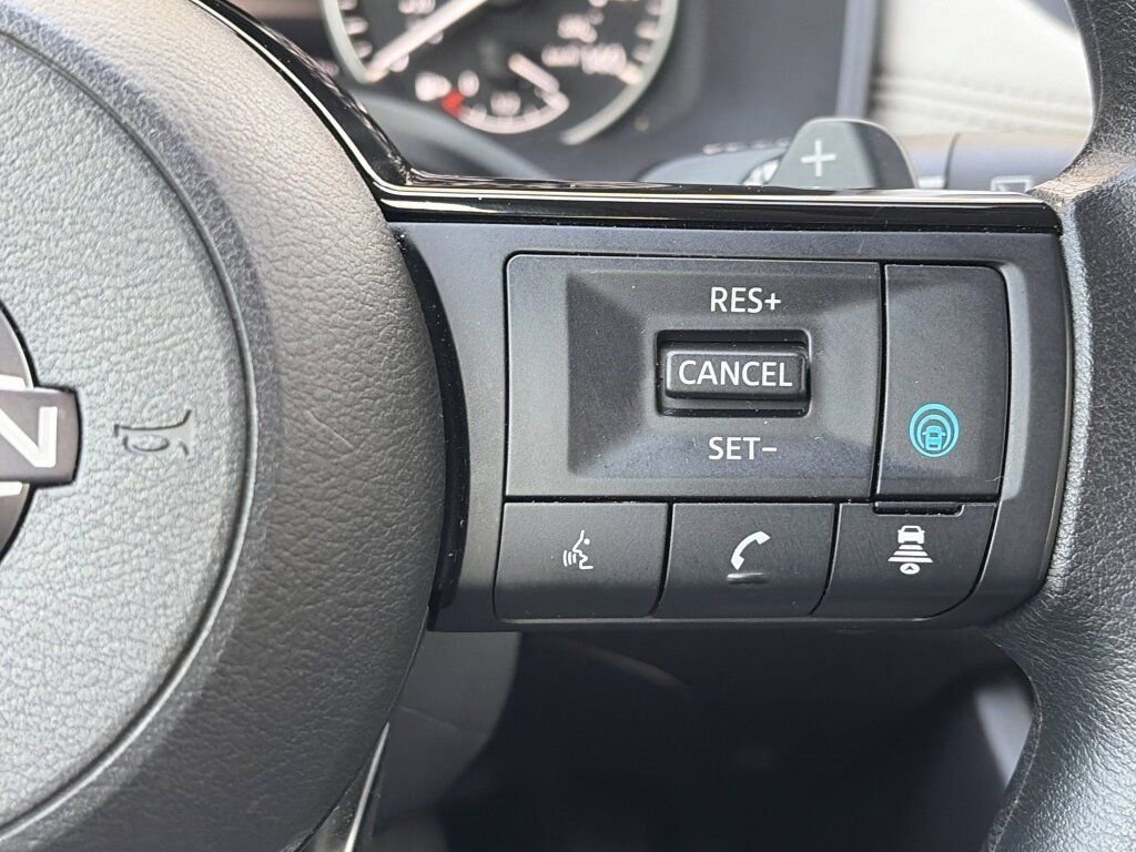 Certified 2023 Nissan Rogue SV image 23