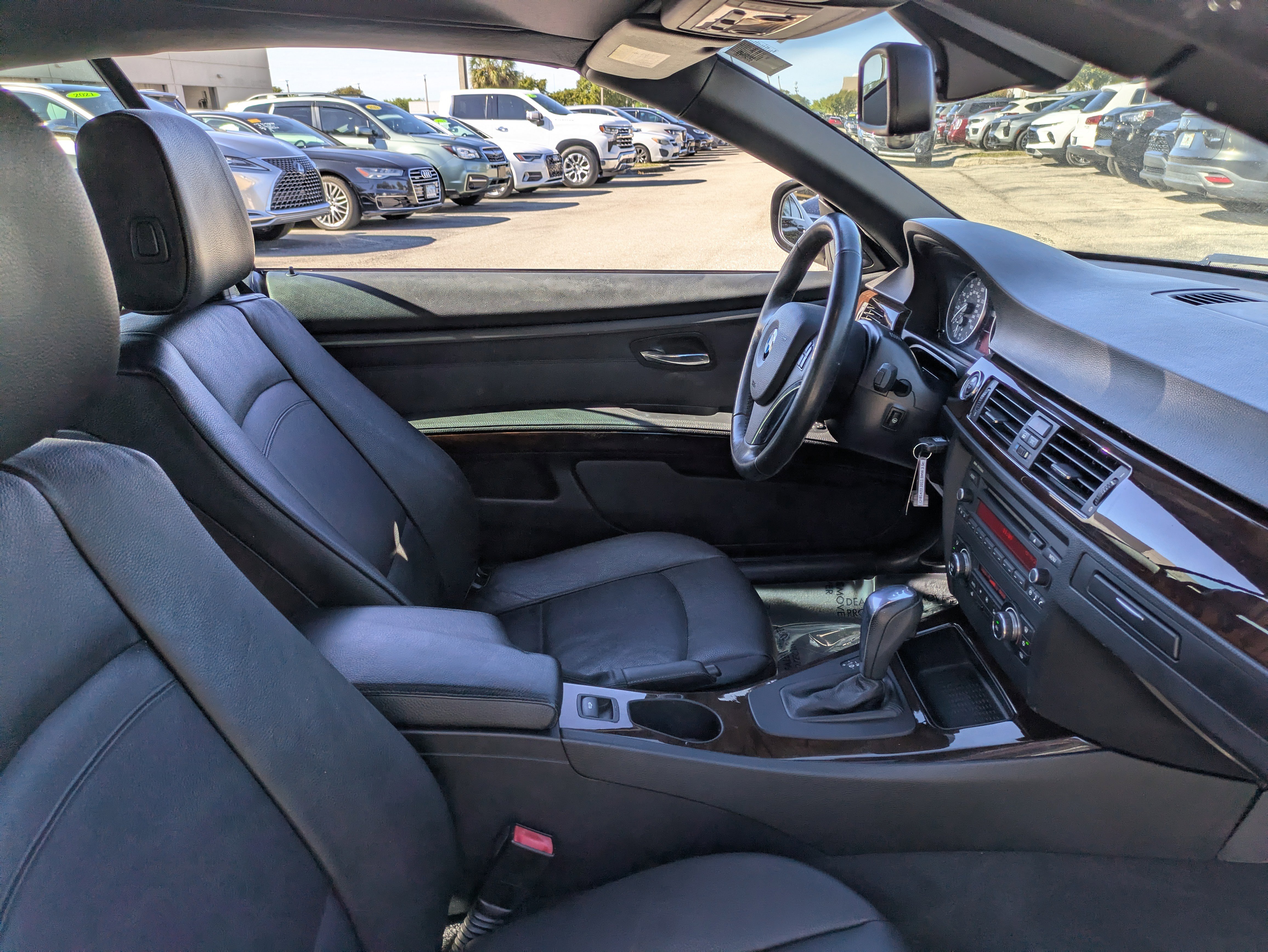 Used 2011 BMW 335i Convertible image 14