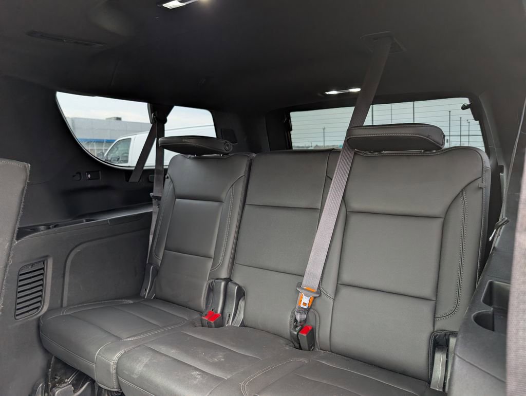 Used 2022 Chevrolet Suburban LT w/ LT Signature Package image 11