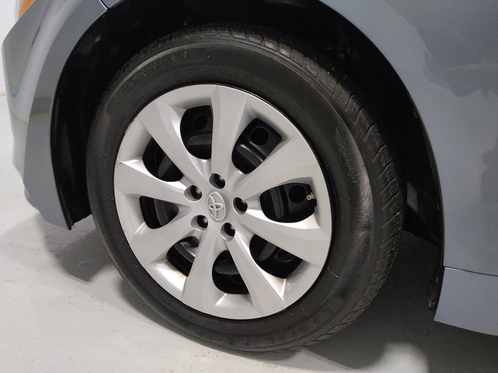 Used 2022 Toyota Corolla LE image 31