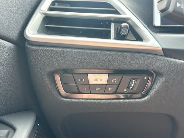 New 2026 BMW 330i Sedan w/ Premium Package RWD image 58
