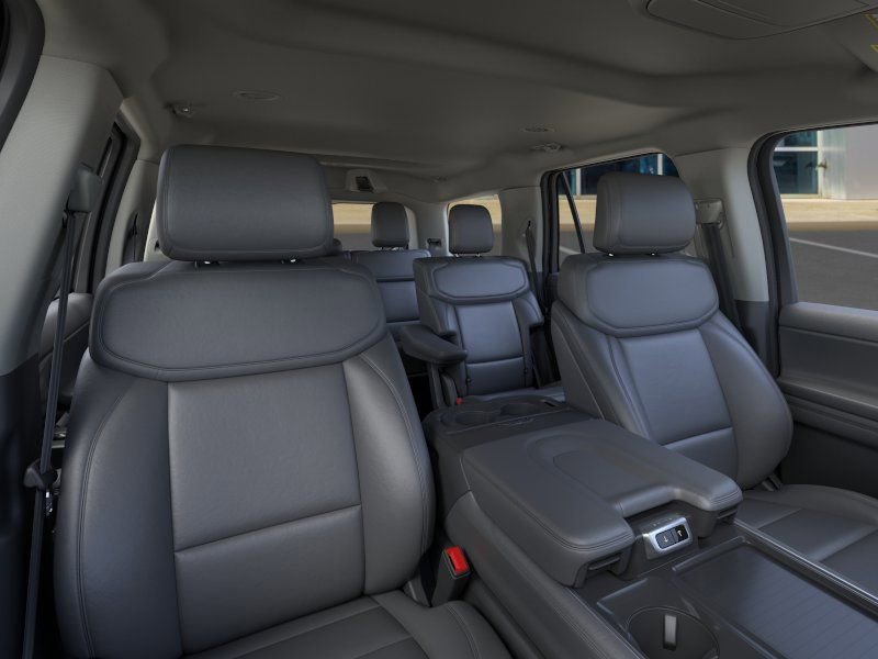 New 2026 Ford Expedition Active image 10