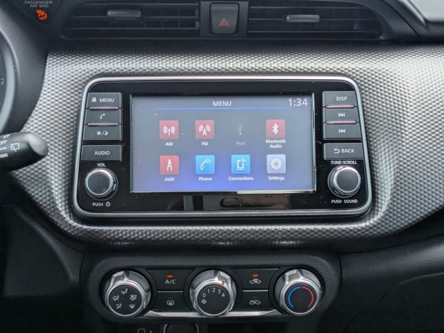 Used 2020 Nissan Kicks S FWD image 17