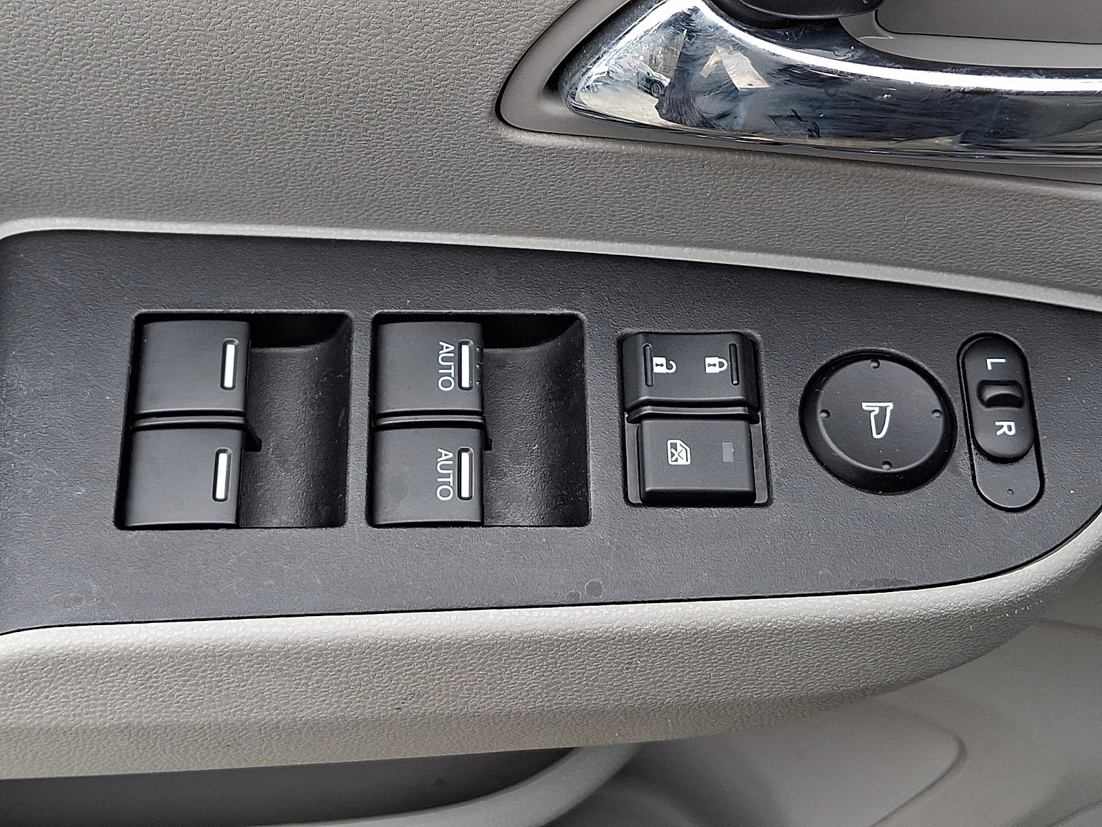 Used 2016 Honda Odyssey EX-L image 25