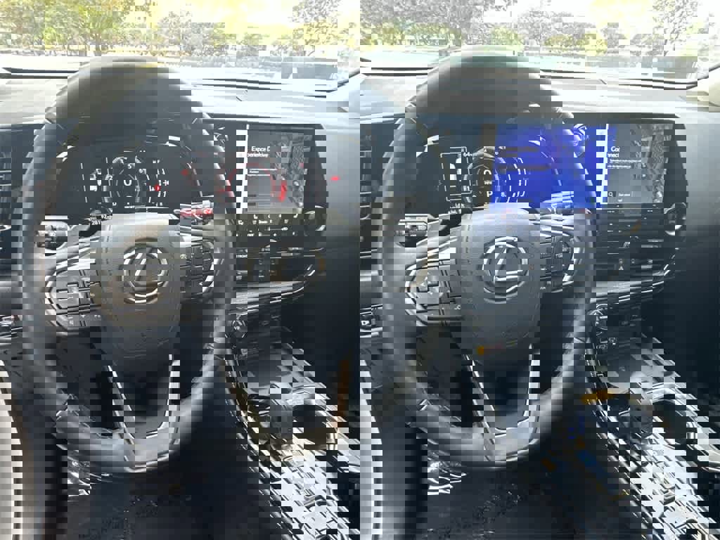 Used 2024 Lexus NX 250 FWD image 13