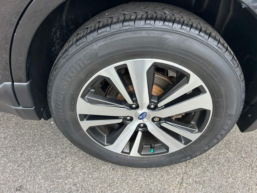 Used 2018 Subaru Outback 3.6R Limited AWD/4WD image 11
