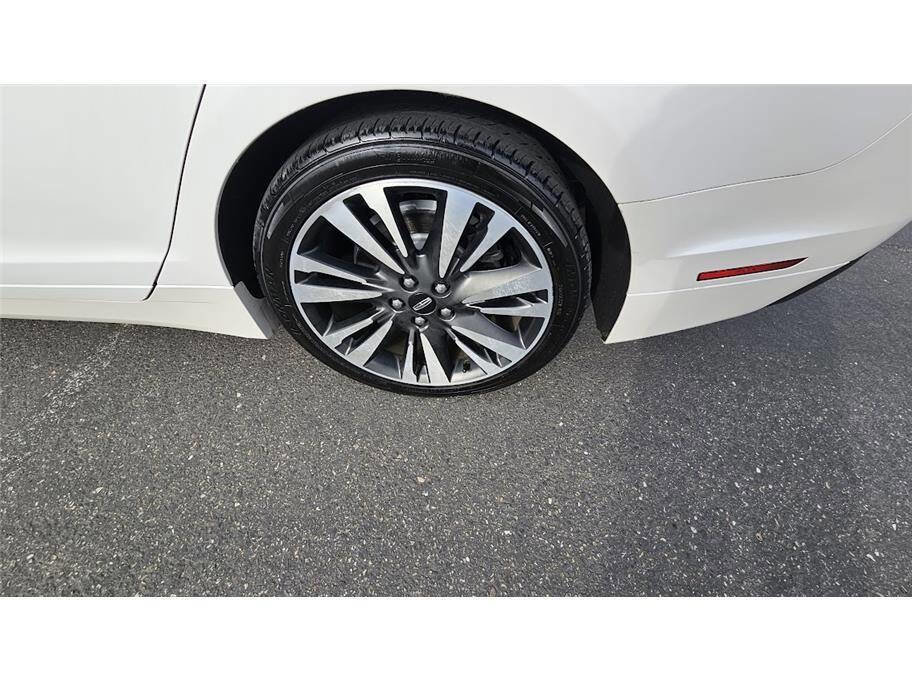 Used 2018 Lincoln MKZ Reserve image 9