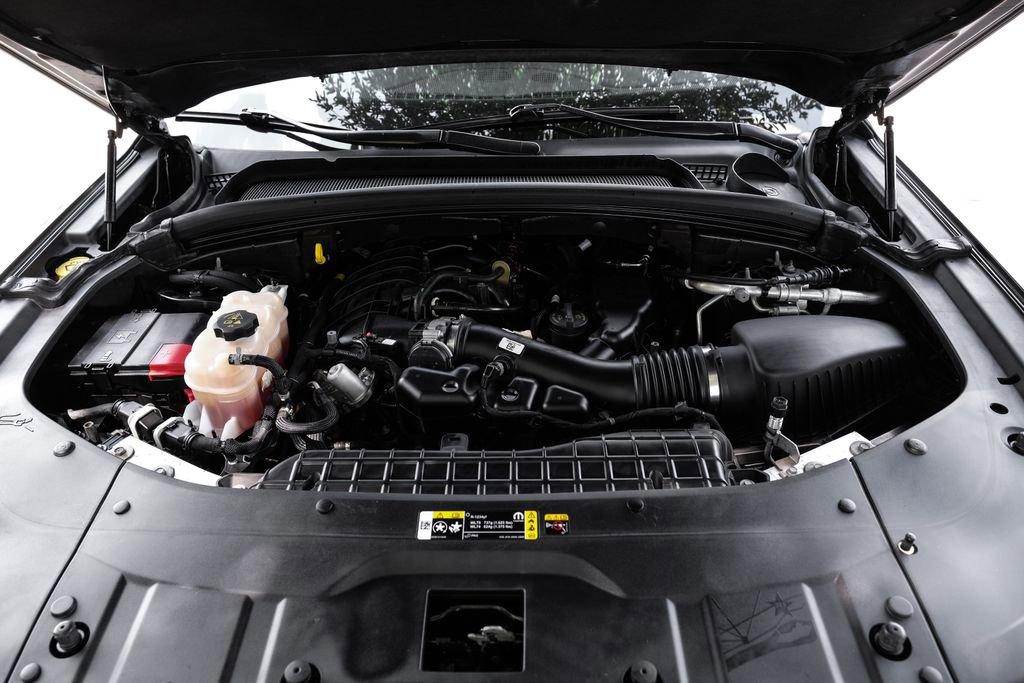 Used 2022 Jeep Grand Cherokee L Limited RWD image 7
