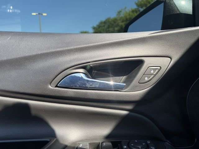 Used 2022 Chevrolet Equinox LT FWD image 10